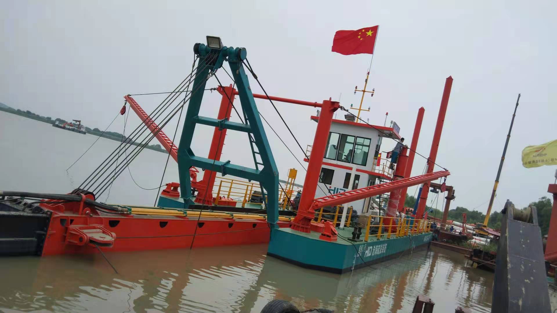YongSheng High-end Customized CSD 650 For Lake Desilting and Capacity Expansion Working in Asia' s Largest Artificial Lake
