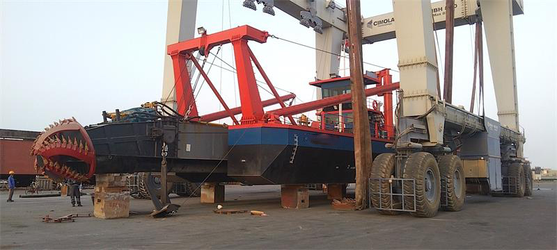 Yongsheng Powered 650 CSD-7525 Sea Hard Soil / Gravel Dredging in UAE