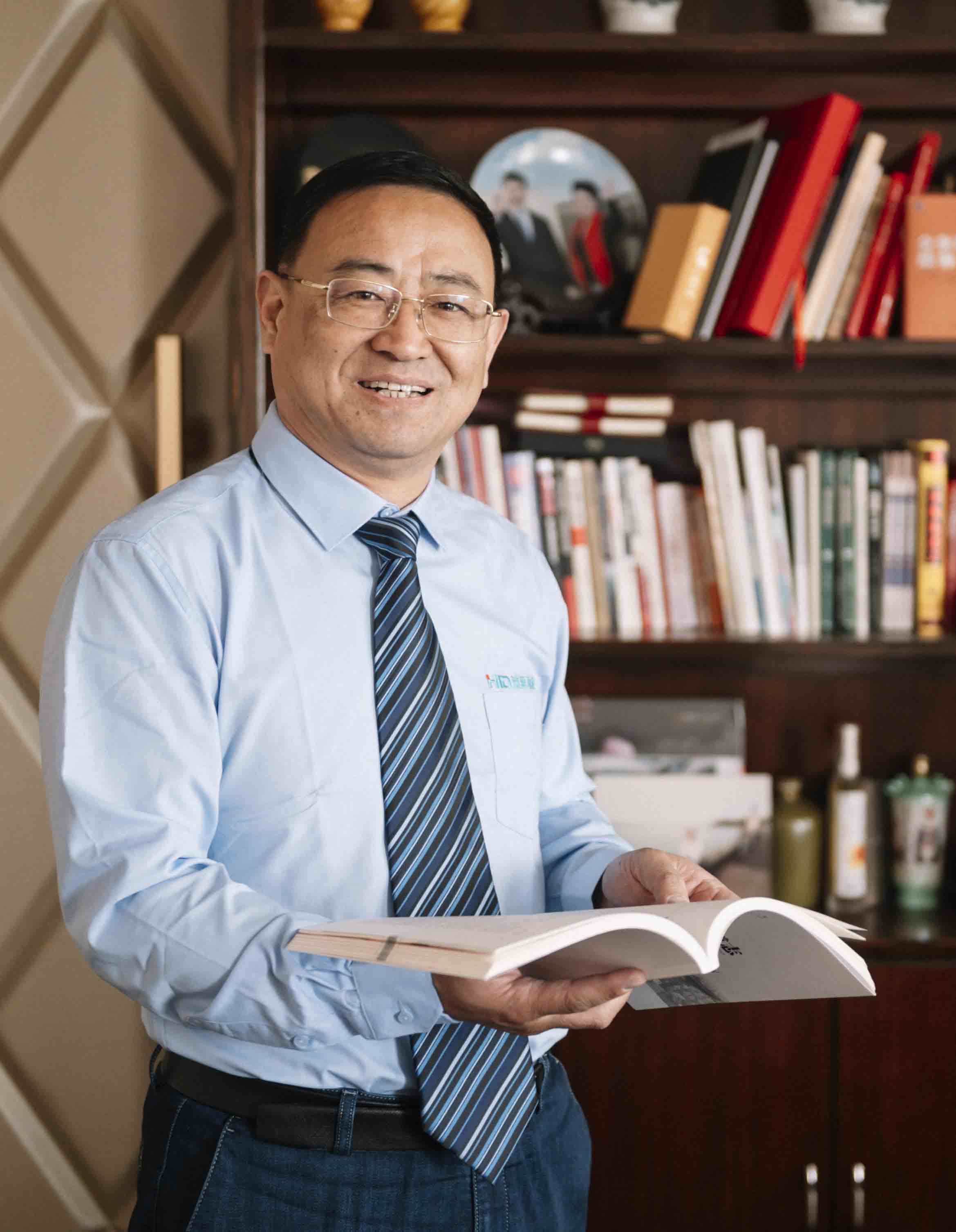 Mr. Wang Yongsheng, board chairman of Yongsheng Shipyard and HID Shiypard
